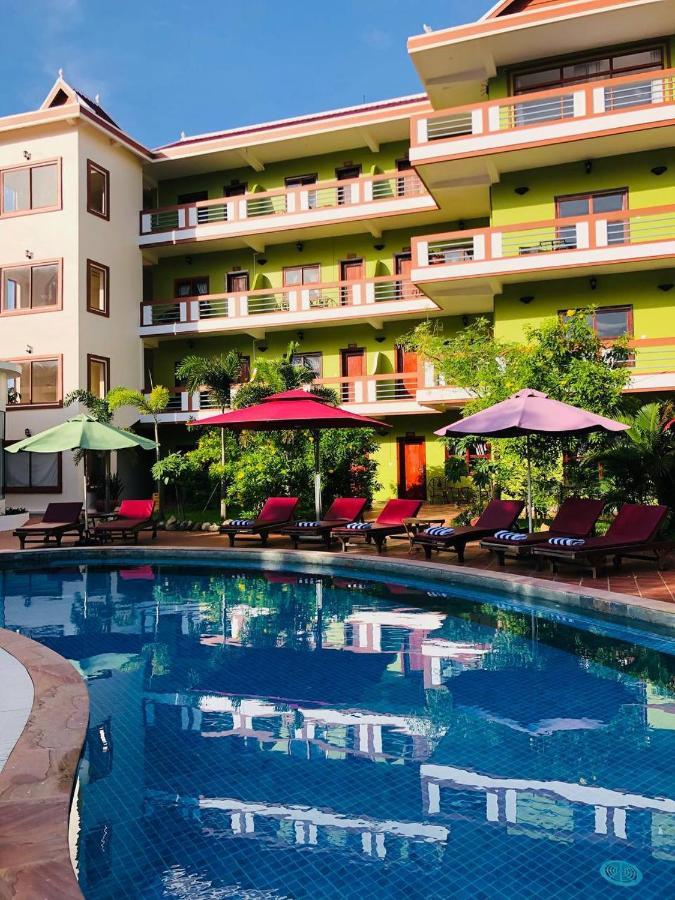 The Moon Kampot Boutique Hotel Exterior foto