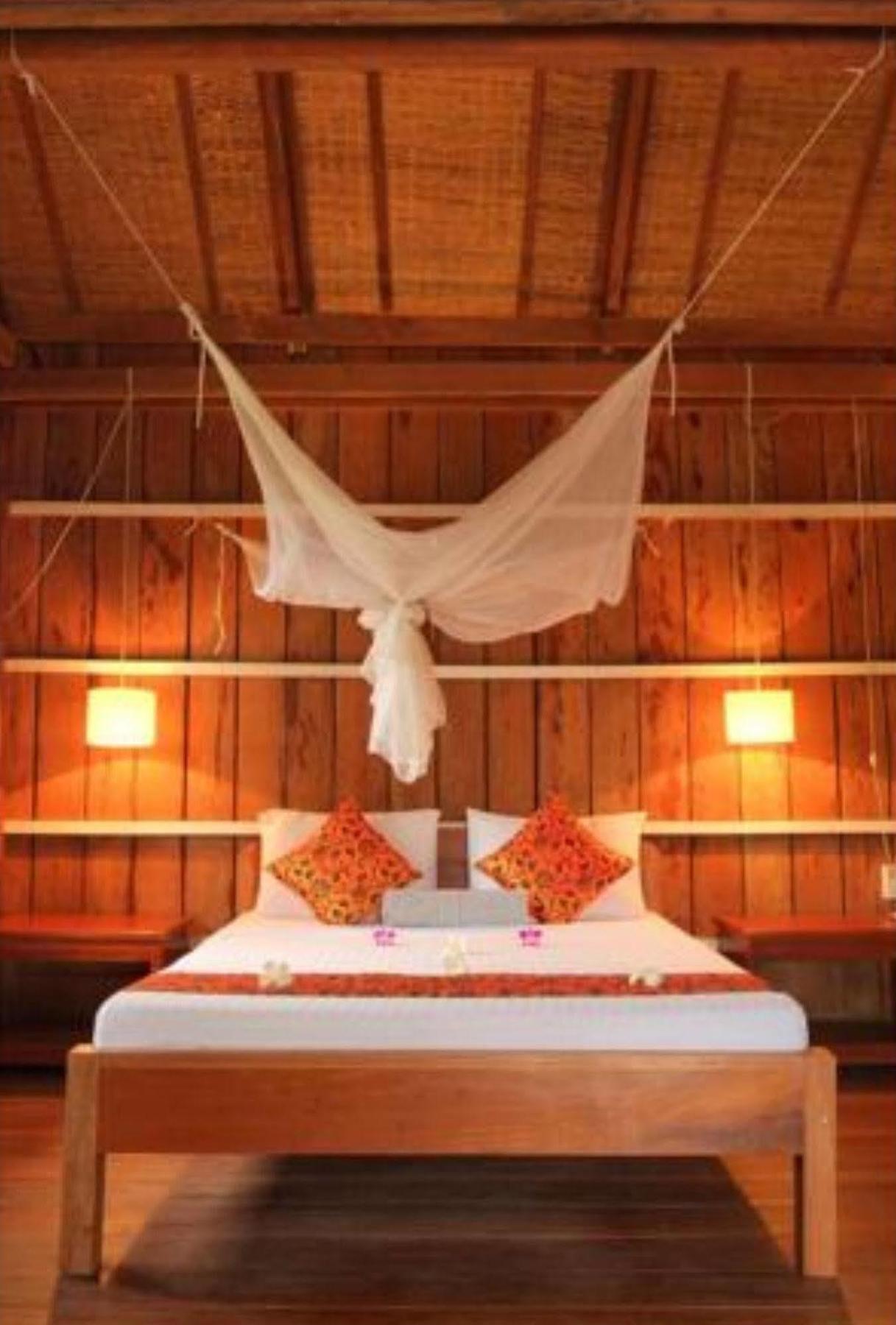The Moon Kampot Boutique Hotel Exterior foto